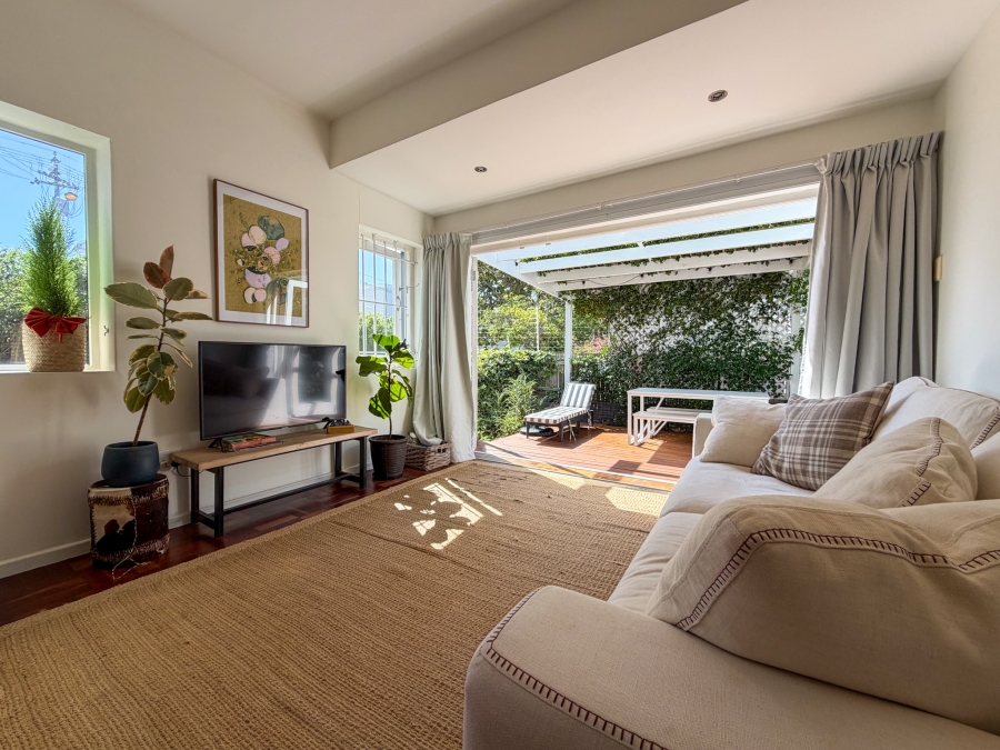 2 Bedroom Property for Sale in Oranjezicht Western Cape